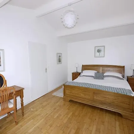 Holiday home Maison Dans L'entre-deux-mers *